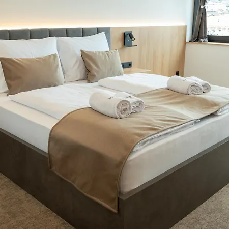 Hotel Superior Bohorc 3*